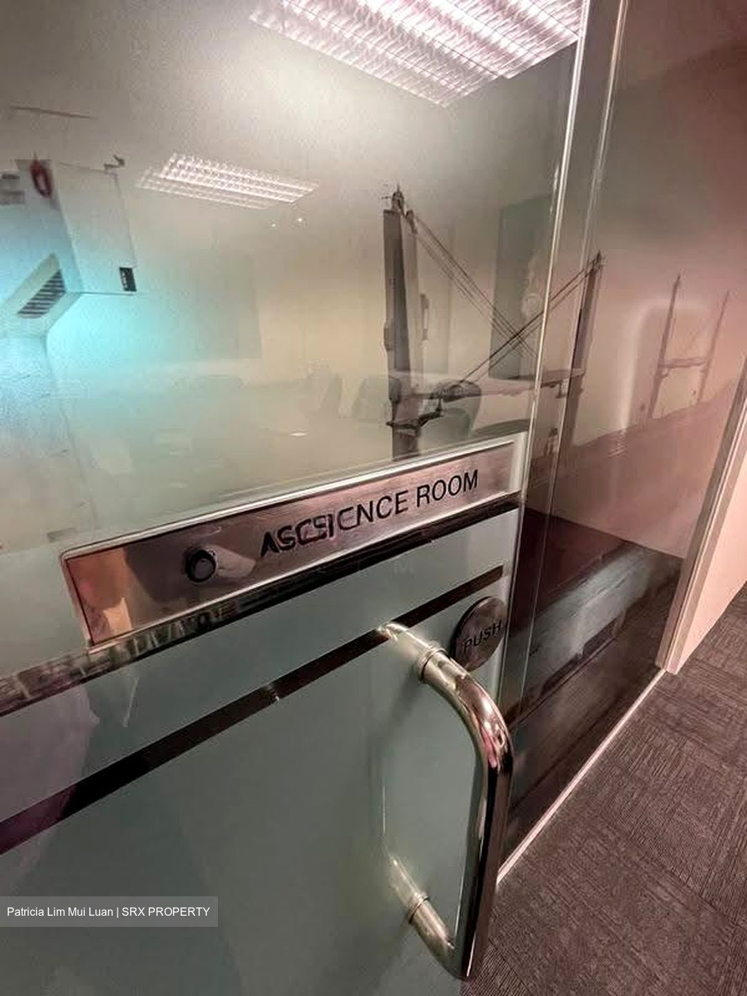 Oue Downtown (D1), Office #618130311
